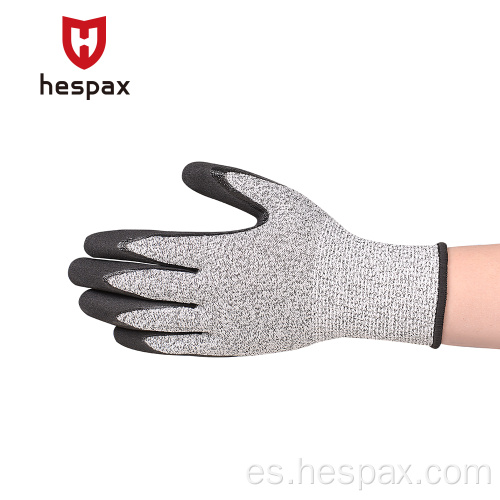 Guante de nitrilo negro protegido por Hespax Resistente